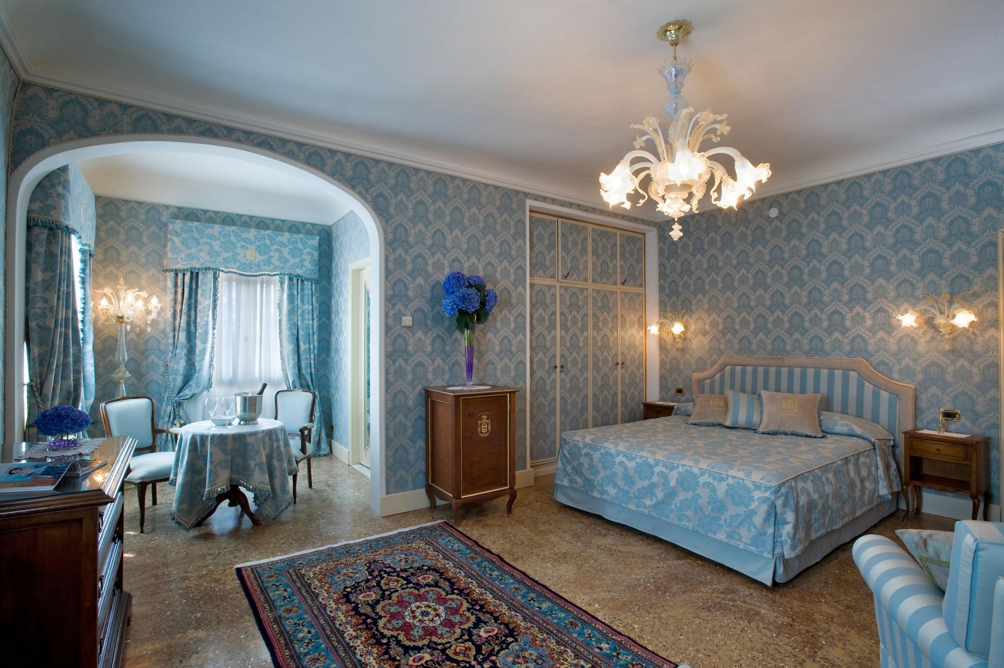 Hotel Villa Condulmer Mogliano Veneto Habitación foto A suite at the Excelsior